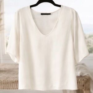 Jenni Kayne Ivory Silk V-Neck Blouse Minimalist Short Sleeve Top Size M